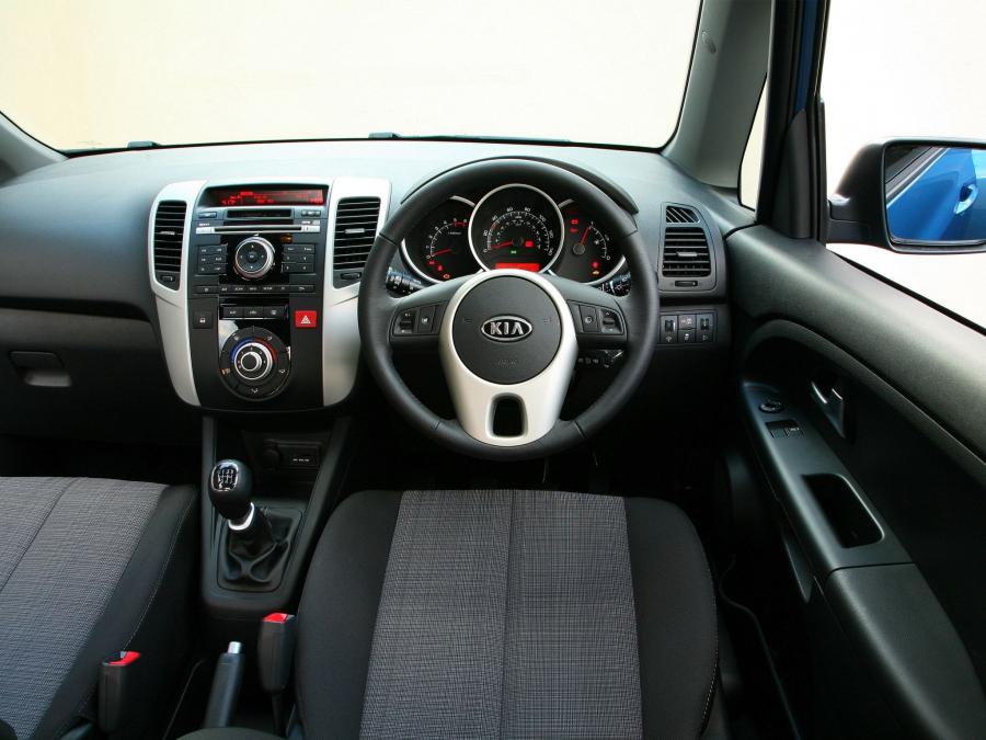  Kia Venga 2009 года  (UK) (фото 3 из 16)